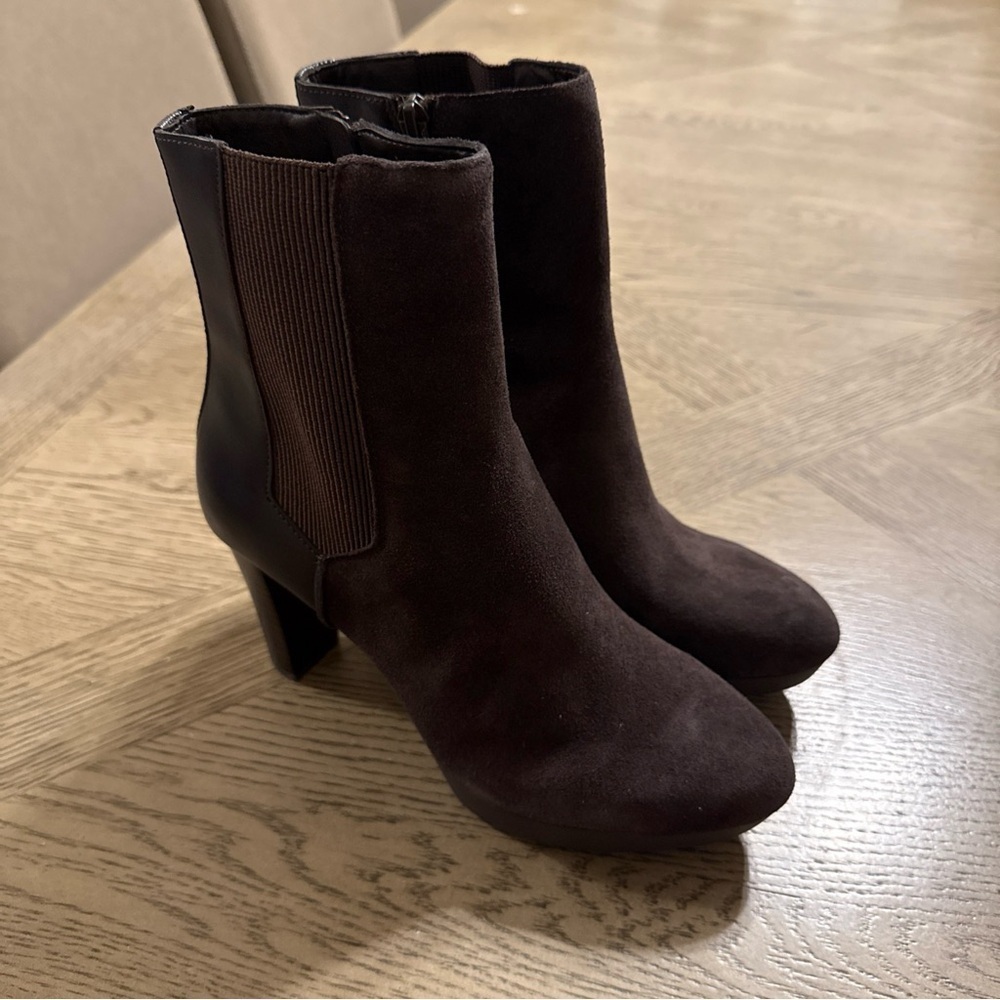 Donald J. Pliner Esra NWOB Womens Boots Brown Suede 8.5